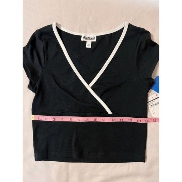Abound Adult Top Small Black Short Sleeve Piped Surplice V Neck Crop Top Women's - Picture 5 of 6